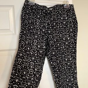 Lightweight black and white patterned ankle pants